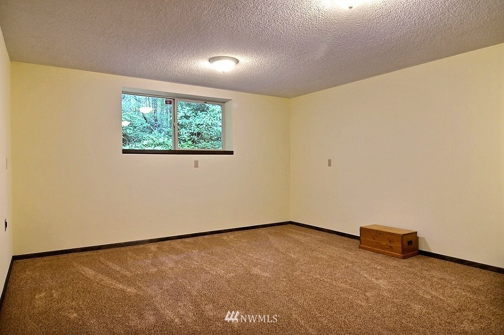 9455 Sidney Road Southwest Port Orchard, WA 98367 - Photo 21 of 25 Gallery Image 21