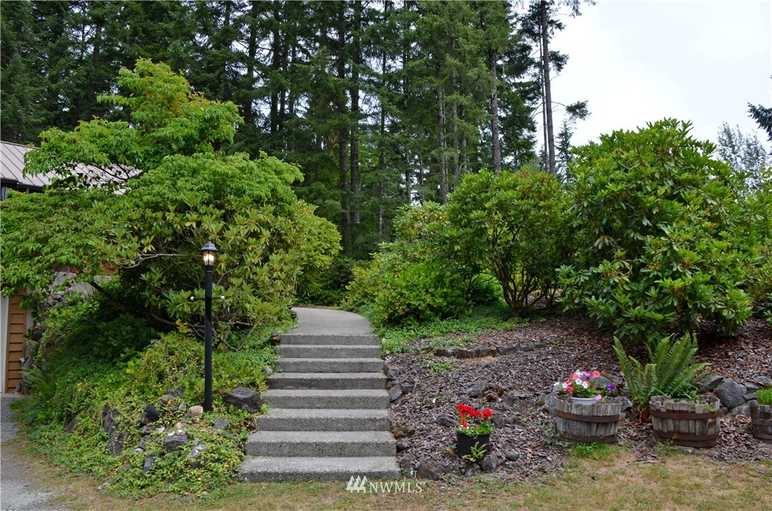 9455 Sidney Road Southwest Port Orchard, WA 98367 - Photo 4 of 25 Gallery Image 4