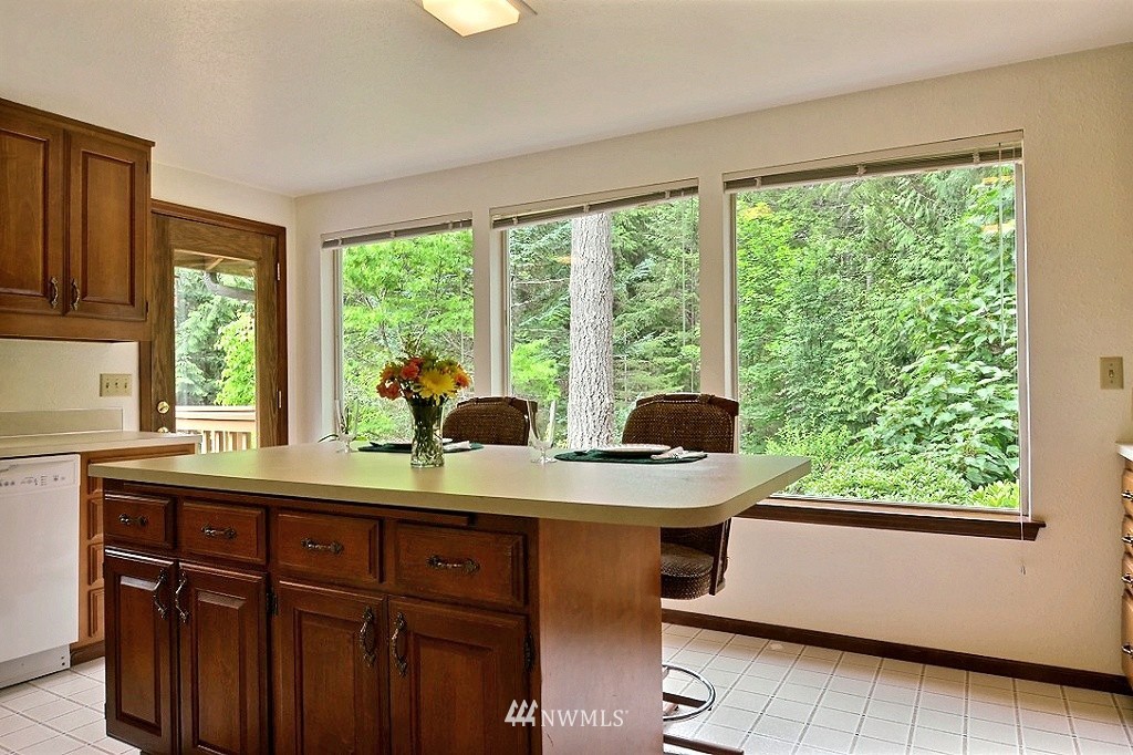 9455 Sidney Road Southwest Port Orchard, WA 98367 - Photo 9 of 25 Gallery Image 9