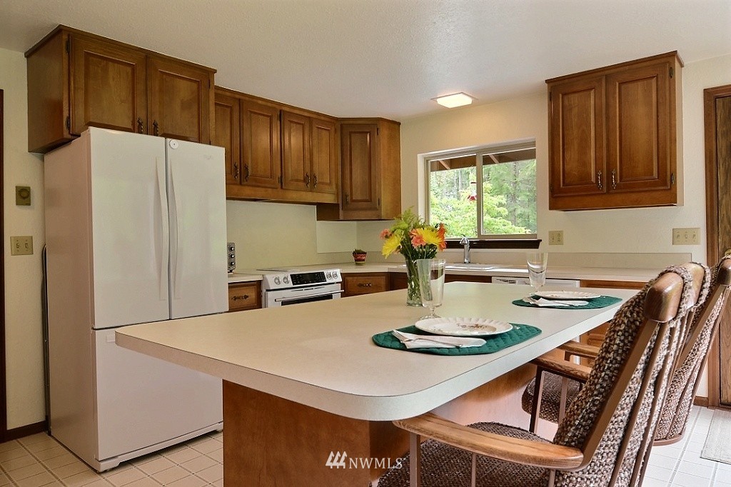 9455 Sidney Road Southwest Port Orchard, WA 98367 - Photo 10 of 25 Gallery Image 10
