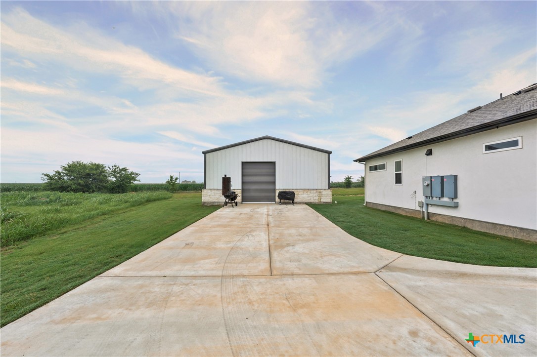979 Inka Road Salado, TX 76571 - Photo 41 of 47 18 foot wide Driveway