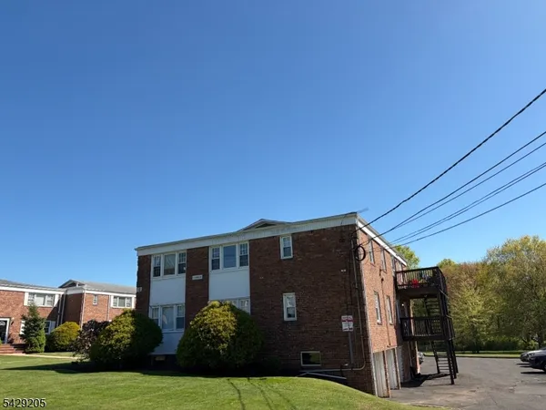 $2,750 | 6 Columbia Drive, Unit 1A, Bridgewater, NJ 08807