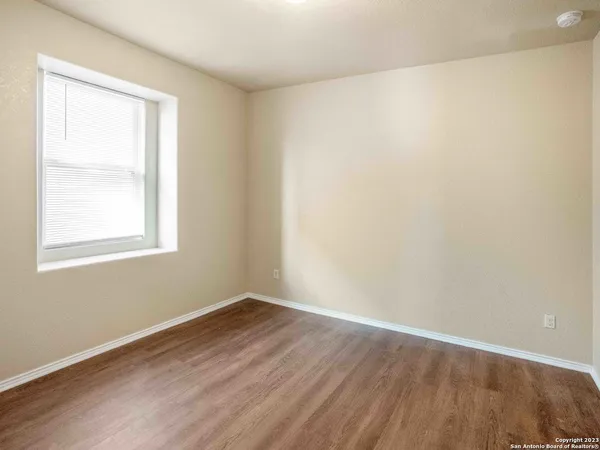 $2,000 | 8611 Lantana Springs, Converse, TX 78109