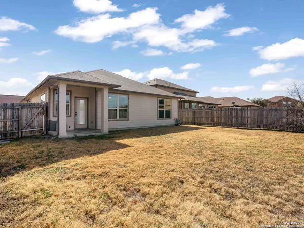 $2,000 | 8611 Lantana Springs, Converse, TX 78109