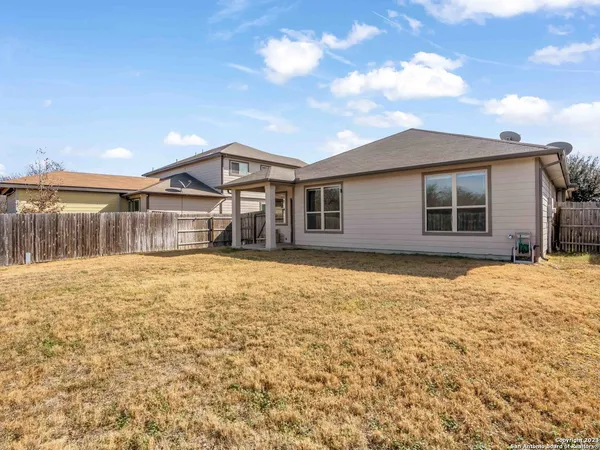 $2,000 | 8611 Lantana Springs, Converse, TX 78109
