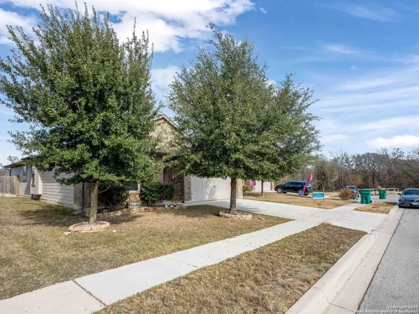 $2,000 | 8611 Lantana Springs, Converse, TX 78109