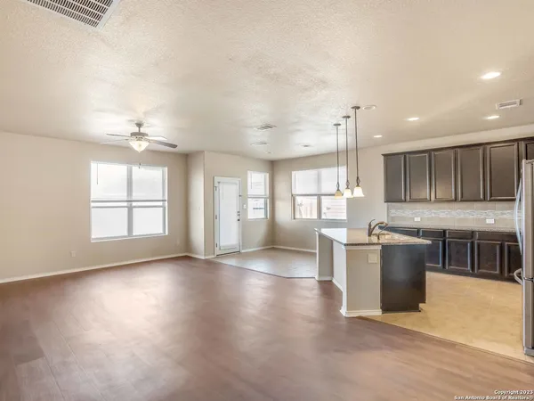 $2,000 | 8611 Lantana Springs, Converse, TX 78109