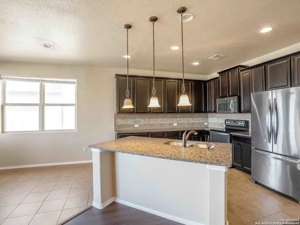 $2,000 | 8611 Lantana Springs, Converse, TX 78109