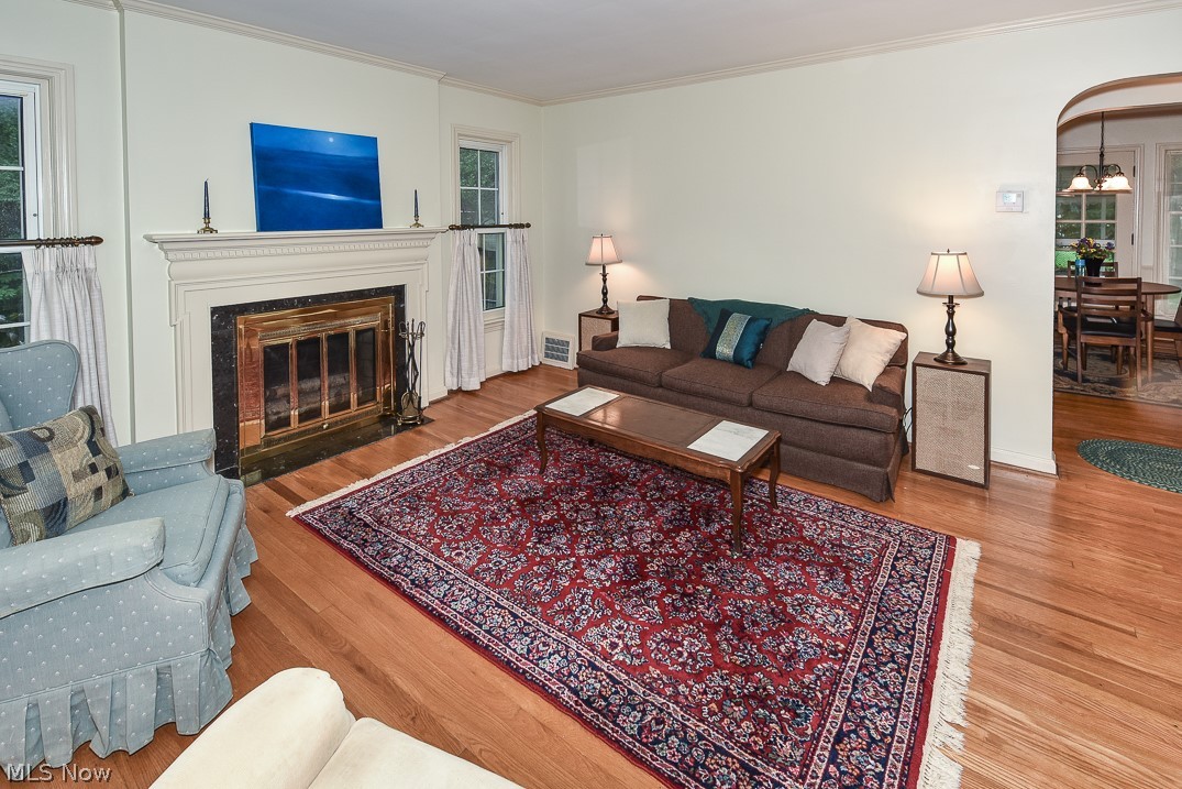 1122 Piermont Road Cleveland, OH 44121 - Photo 2 of 29