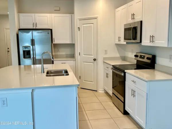 $1,725 | 13112 Annie’s Walk Drive, Jacksonville, FL 32218