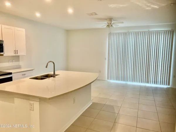 $1,725 | 13112 Annie’s Walk Drive, Jacksonville, FL 32218