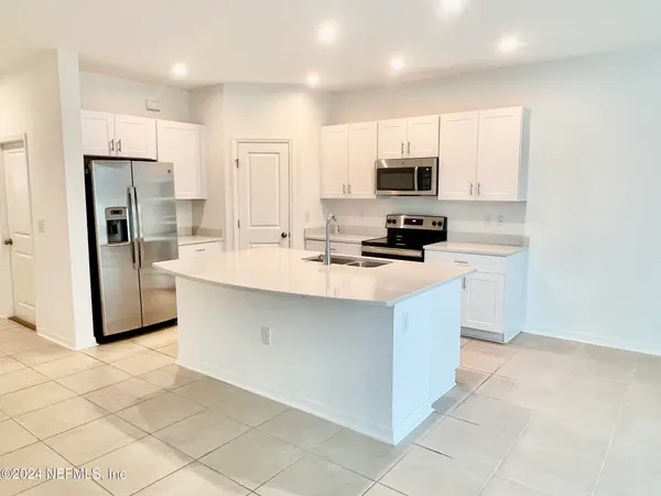 $1,725 | 13112 Annie’s Walk Drive, Jacksonville, FL 32218