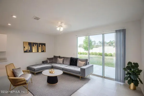 $1,725 | 13112 Annie’s Walk Drive, Jacksonville, FL 32218