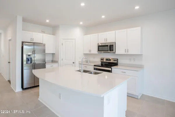 $1,725 | 13112 Annie’s Walk Drive, Jacksonville, FL 32218