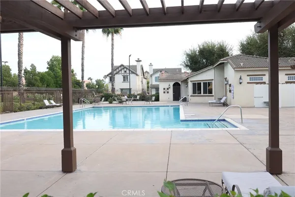 a house view with a outdoor space