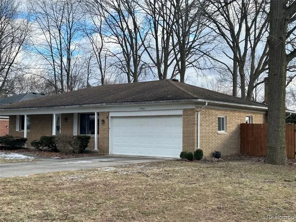 $2,300 | 19965 Butternut Lane, Southfield, MI 48076