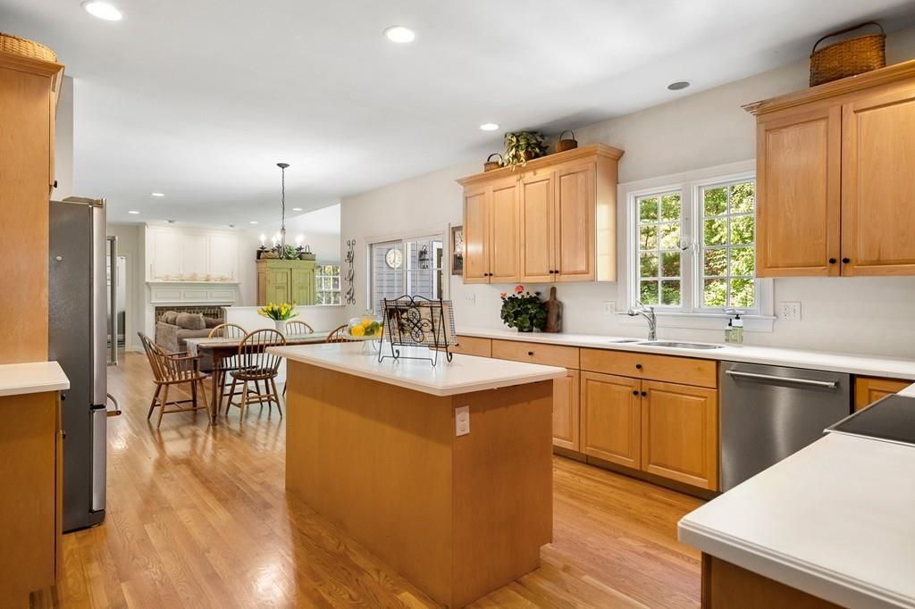 30 Deerpath Road Dedham, MA 02026 - Photo 4 of 42 Gallery Image 4