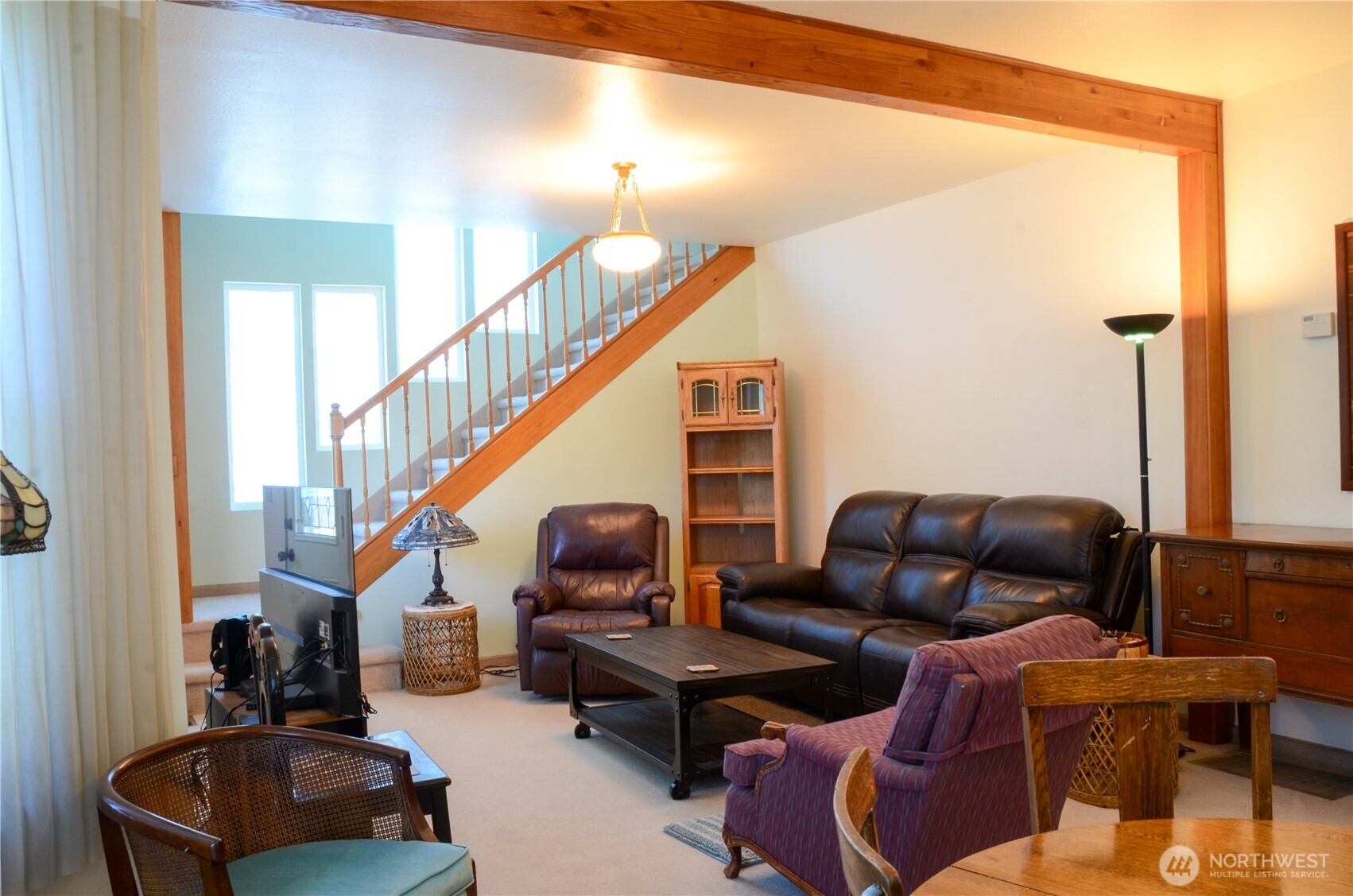 316 East Alder Avenue Ritzville, WA 99169 - Photo 15 of 35 a living room with furniture