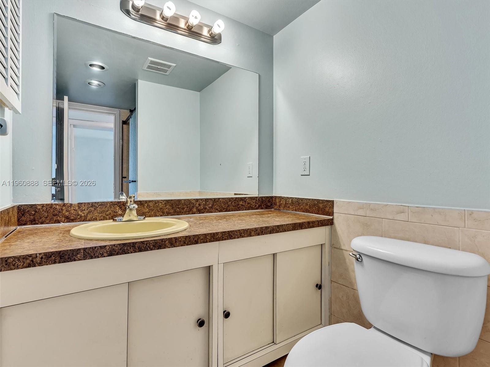 6901 Cypress Road, Unit B12 Plantation, FL 33317 - Photo 17 of 30