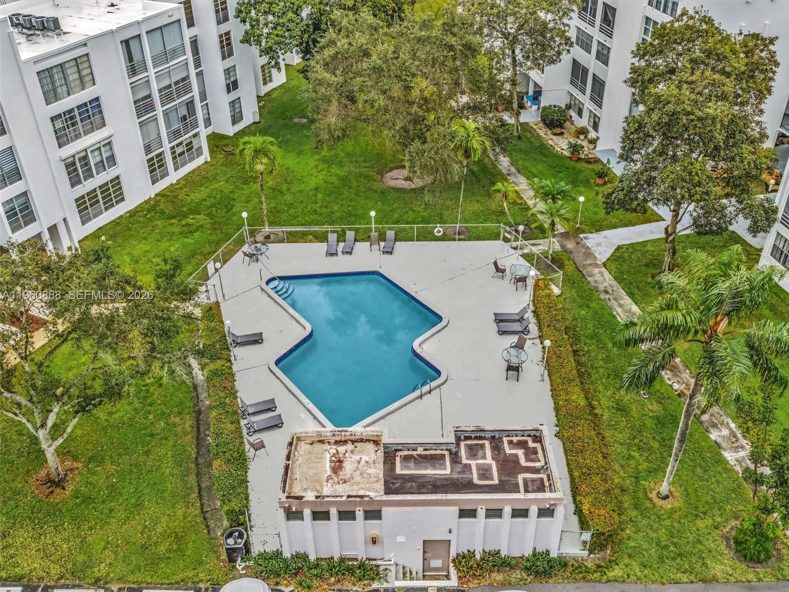 6901 Cypress Road, Unit B12 Plantation, FL 33317 - Photo 29 of 30