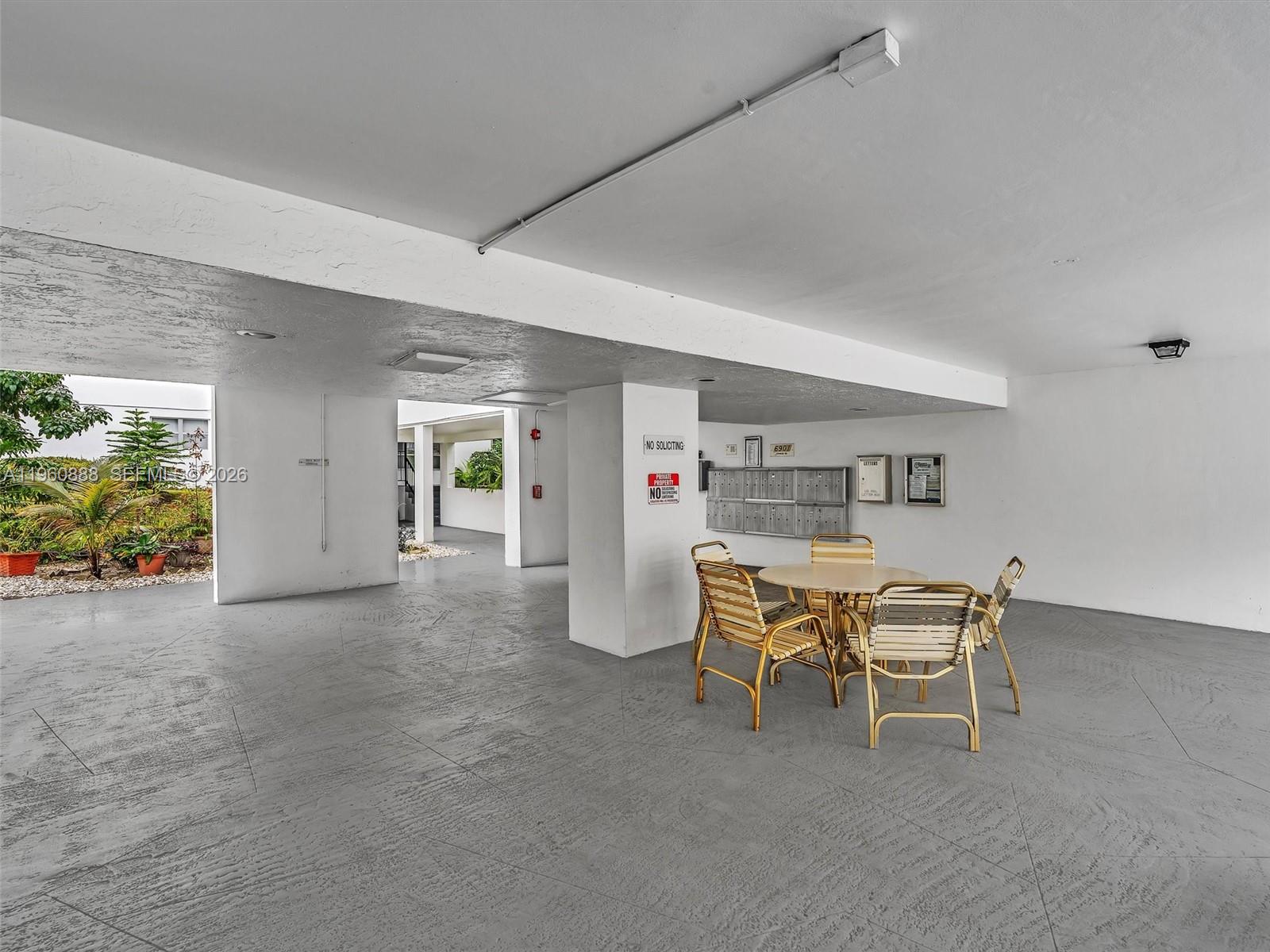 6901 Cypress Road, Unit B12 Plantation, FL 33317 - Photo 3 of 30