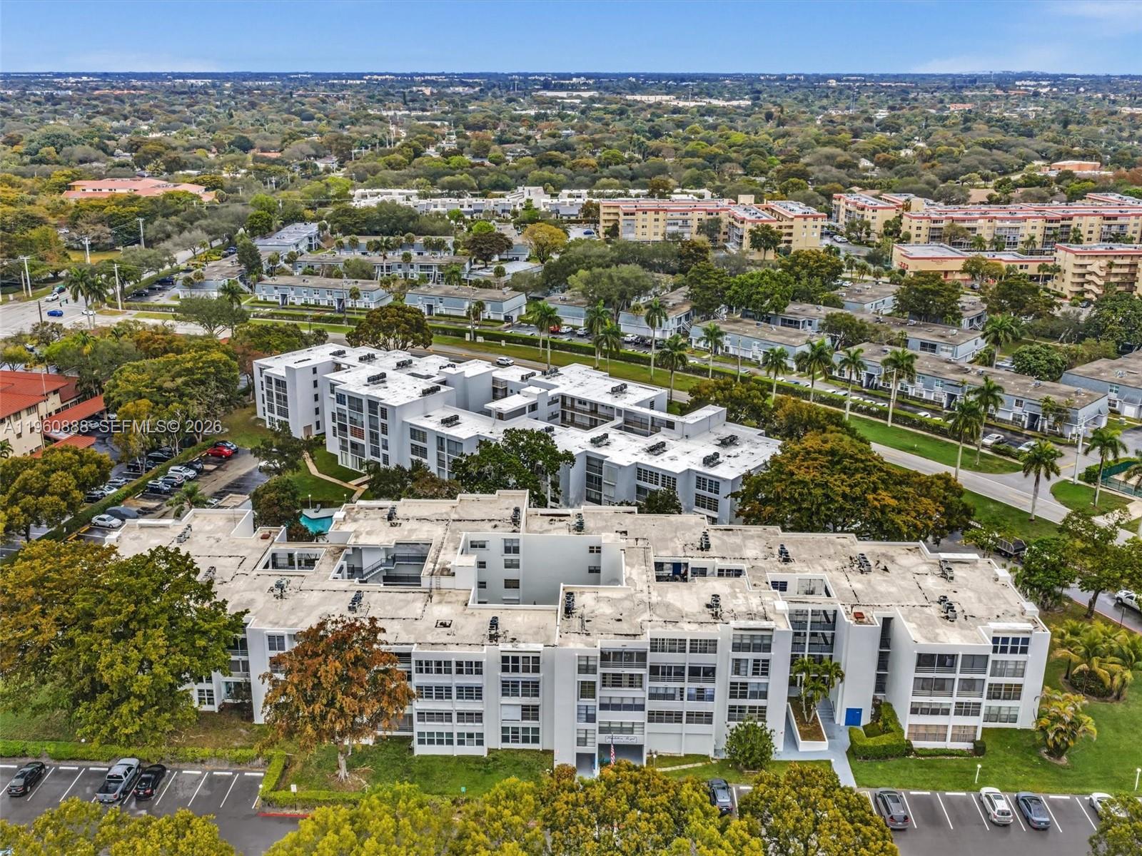 6901 Cypress Road, Unit B12 Plantation, FL 33317 - Photo 33 of 33 Gallery Image 33