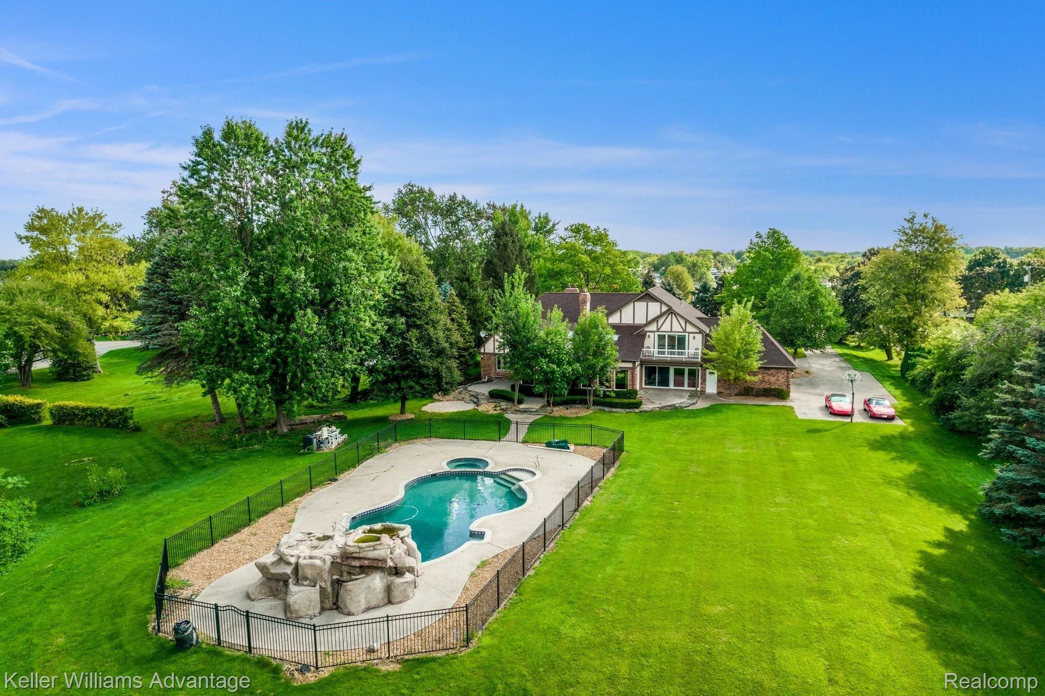 38125 Hayes Road Sterling Heights, MI 48313 - Photo 2 of 83 2.75 Acres on the Clinton River. 5 Beds, 3 Car, 3 FP, In ground Pool