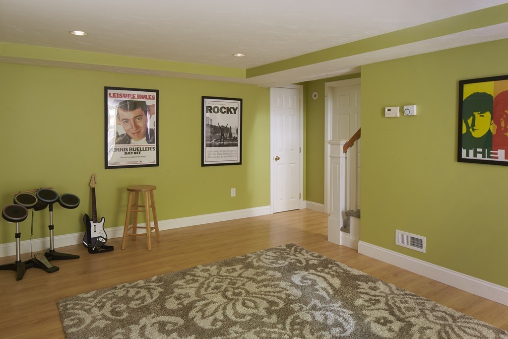 12 Sabrina Road Wellesley, MA 02482 - Photo 10 of 12