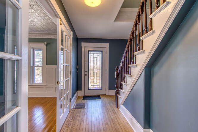 55 North Sedgwick Road Sedgwick, ME 04676 - Photo 25 of 43 Front hall