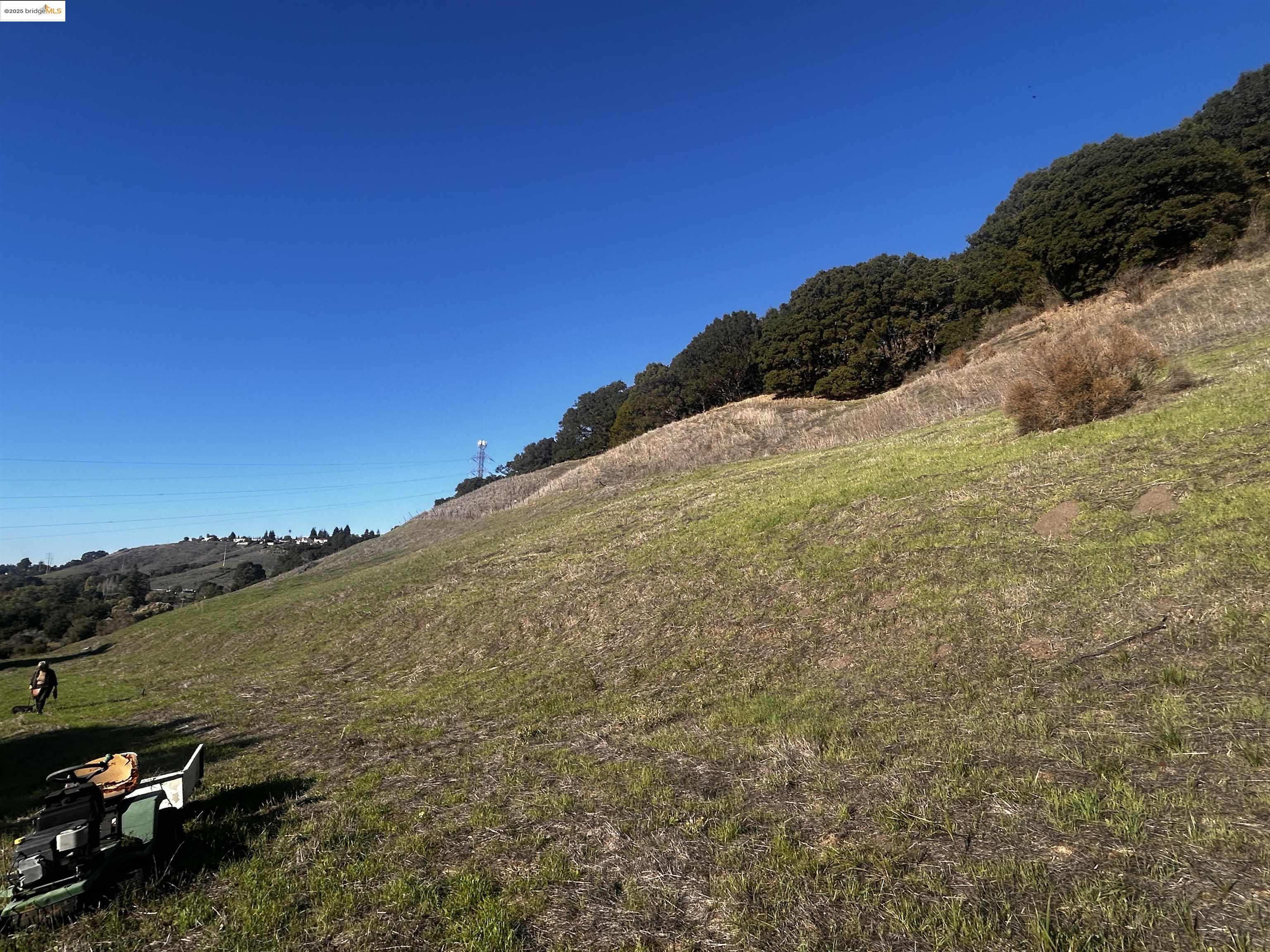 7 Abbey Lane El Sobrante, CA 94803 - Photo 7 of 13 a view of a road with an ocean view