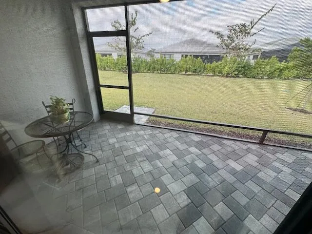 a view of a yard with a fountain