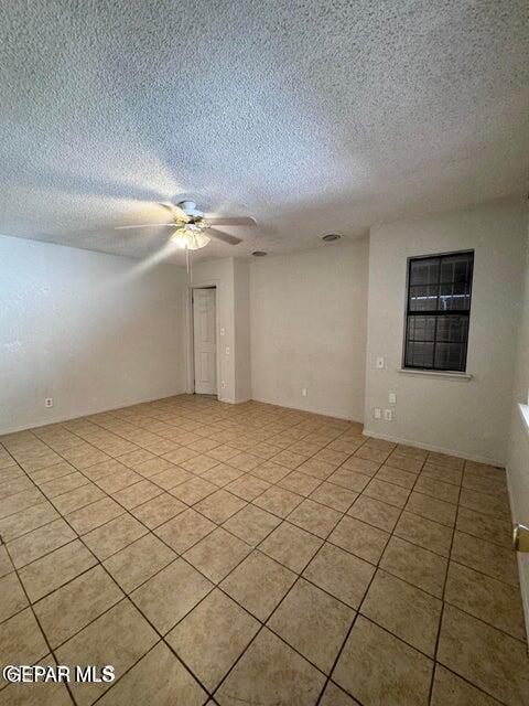 386 McCune Road El Paso, TX 79915 - Photo 17 of 30 Inside Master Bedroom