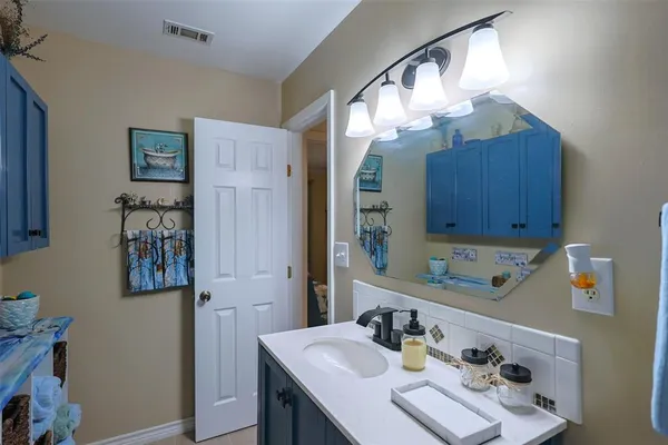 $580,000 | 309 Tejas Trail, Springtown, TX 76082