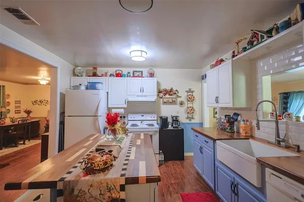 $580,000 | 309 Tejas Trail, Springtown, TX 76082