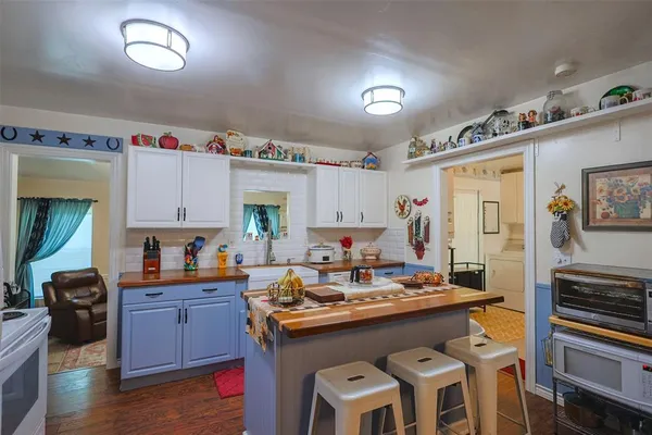 $580,000 | 309 Tejas Trail, Springtown, TX 76082