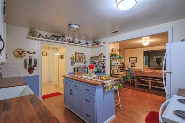 $580,000 | 309 Tejas Trail, Springtown, TX 76082