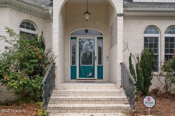 $599,999 | 414 Crown Drive, Washington, NC 27889