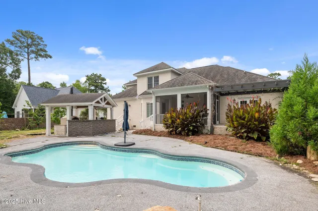 $642,999 | 414 Crown Drive, Washington, NC 27889