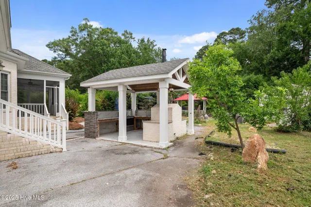 $642,999 | 414 Crown Drive, Washington, NC 27889