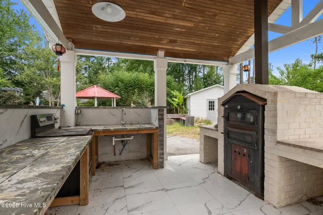 $642,999 | 414 Crown Drive, Washington, NC 27889