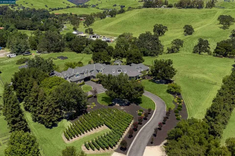 $6,698,800 | 5401 Penny Lane, Danville, CA 94506
