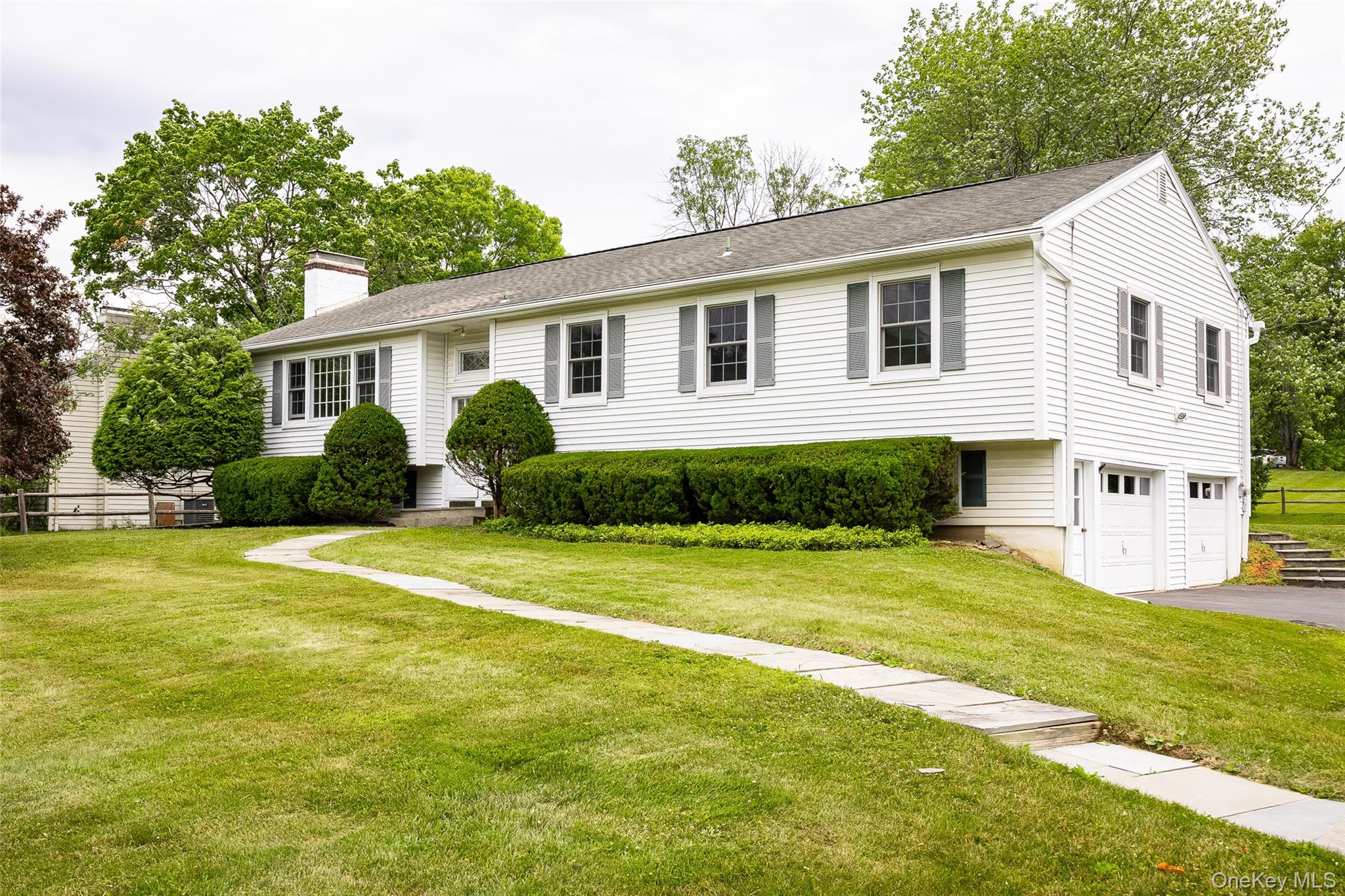 5 Millbank Road Poughkeepsie, NY 12603 - Photo 2 of 29