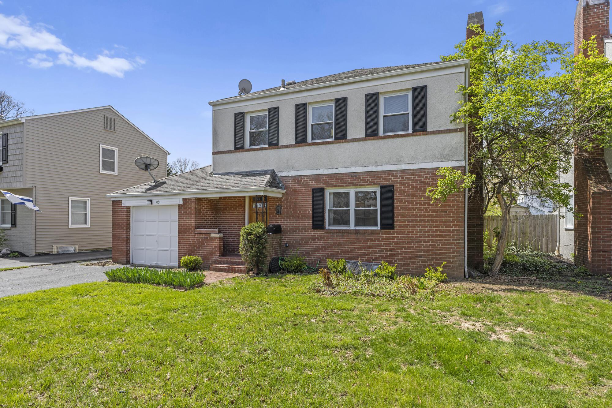 109 South Broadleigh Road Columbus, OH 43209 - Photo 3 of 39 3_cs9a5709