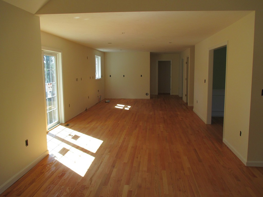 85 Bridle Road Billerica, MA 01821 - Photo 4 of 17 Gallery Image 4