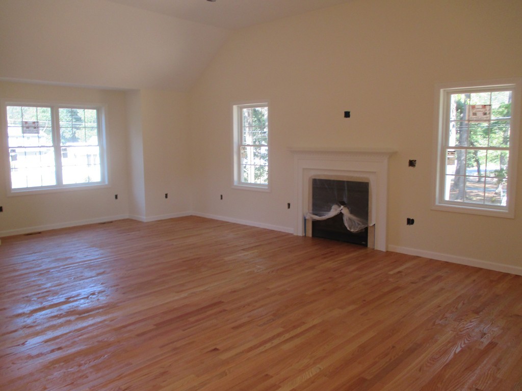 85 Bridle Road Billerica, MA 01821 - Photo 5 of 17 Gallery Image 5