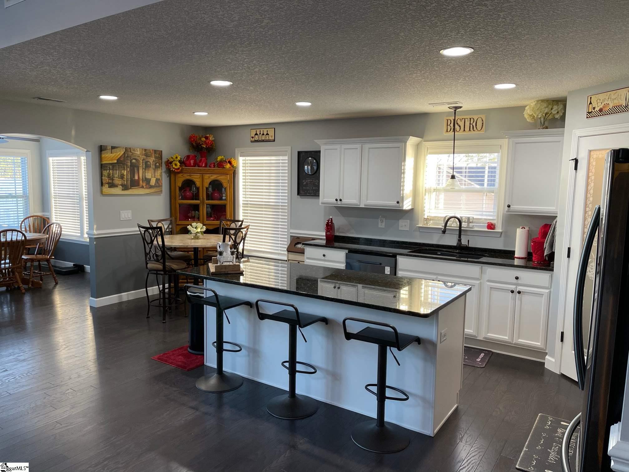447 Roys Place Wellford, SC 29385 - Photo 3 of 24
