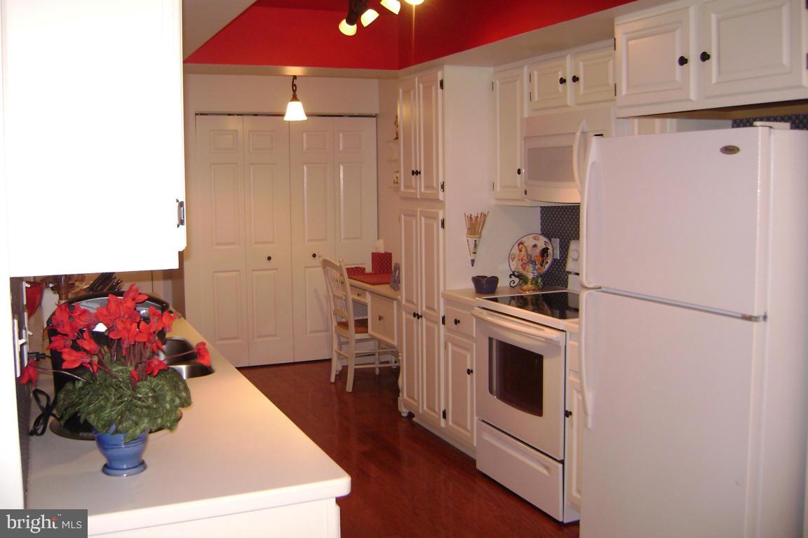 136 Pepperton Court Lititz, PA 17543 - Photo 7 of 39 Gallery Image 7
