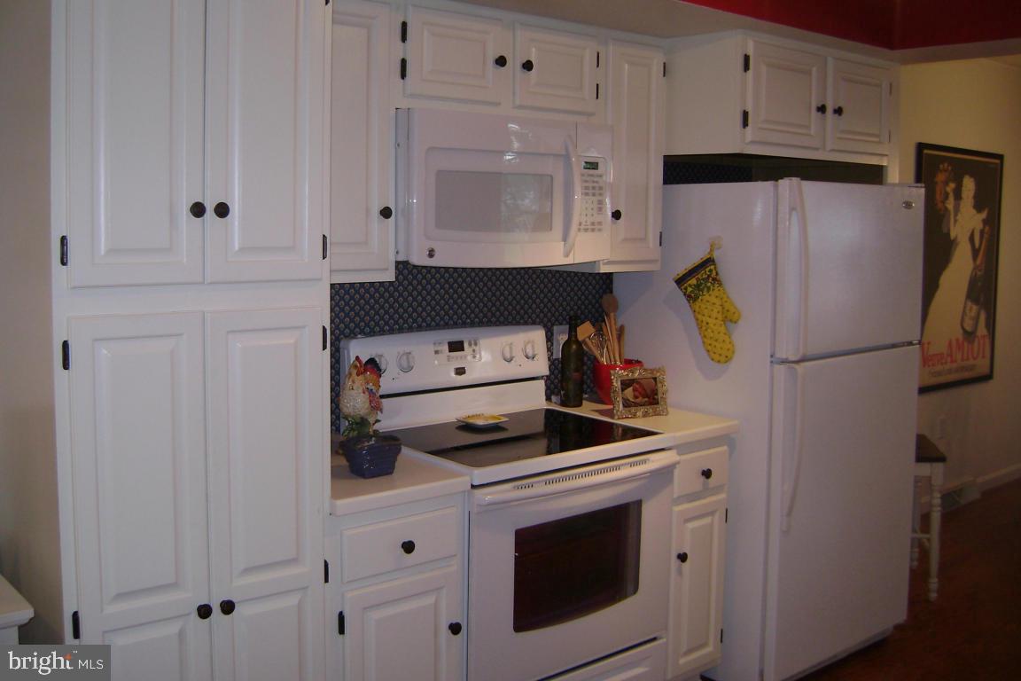 136 Pepperton Court Lititz, PA 17543 - Photo 10 of 39 Gallery Image 10