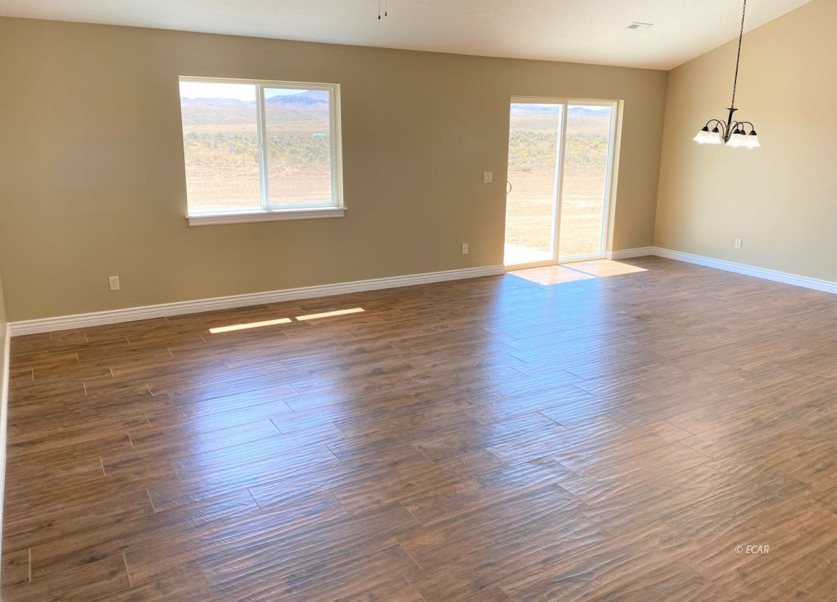 360 Stageline Loop Elko, NV 89801 - Photo 3 of 30 Gallery Image 3