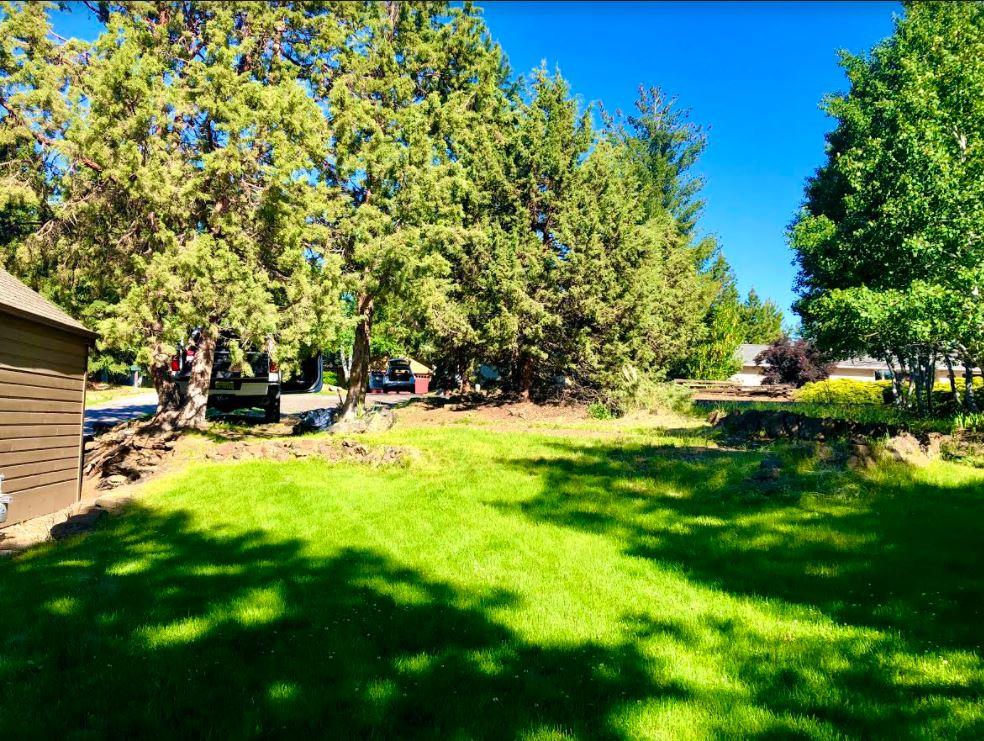 61165 Ladera Road Bend, OR 97702 - Photo 6 of 8 Side Yard